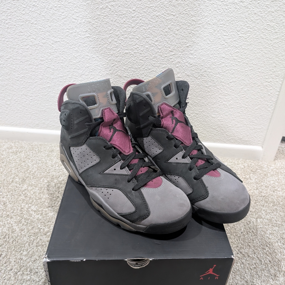 Jordan Air Retro Sneakers Box